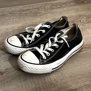 Woman’s 5.5 / Men’s 3.5 Original Converse